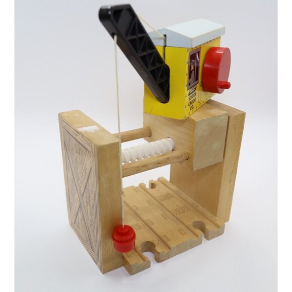 Thomas & Friends Wooden Train Railway Sodor Cargo Co. Crane Double Track - Picture 1 of 3